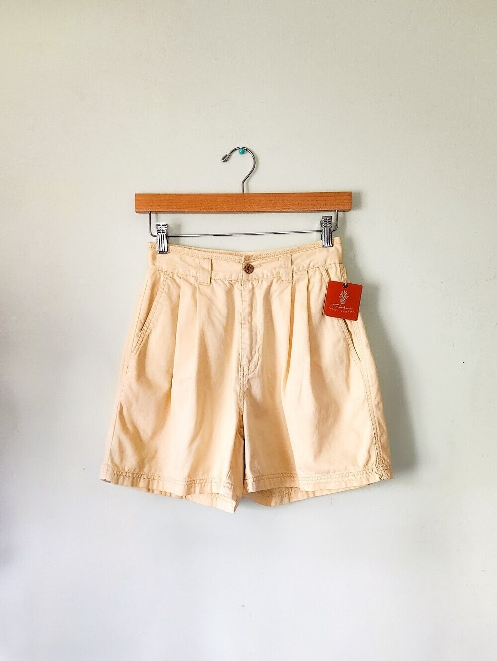 Tommy Bahama Relax Pleated High-Waist Shorts Sz 4